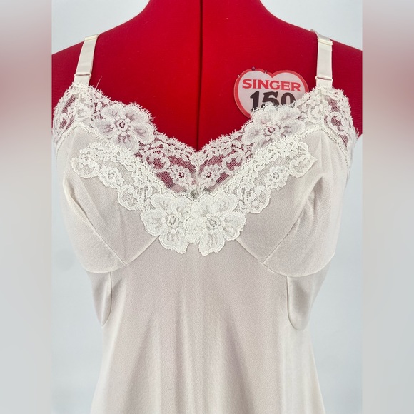 Mid Century Sears “The Doesn’t Slip” White Nylon Full Slip With Floral Lace - Picture 5 of 11
